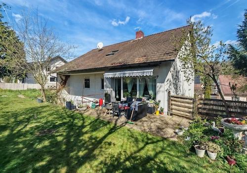 Ansicht Haus von Garten