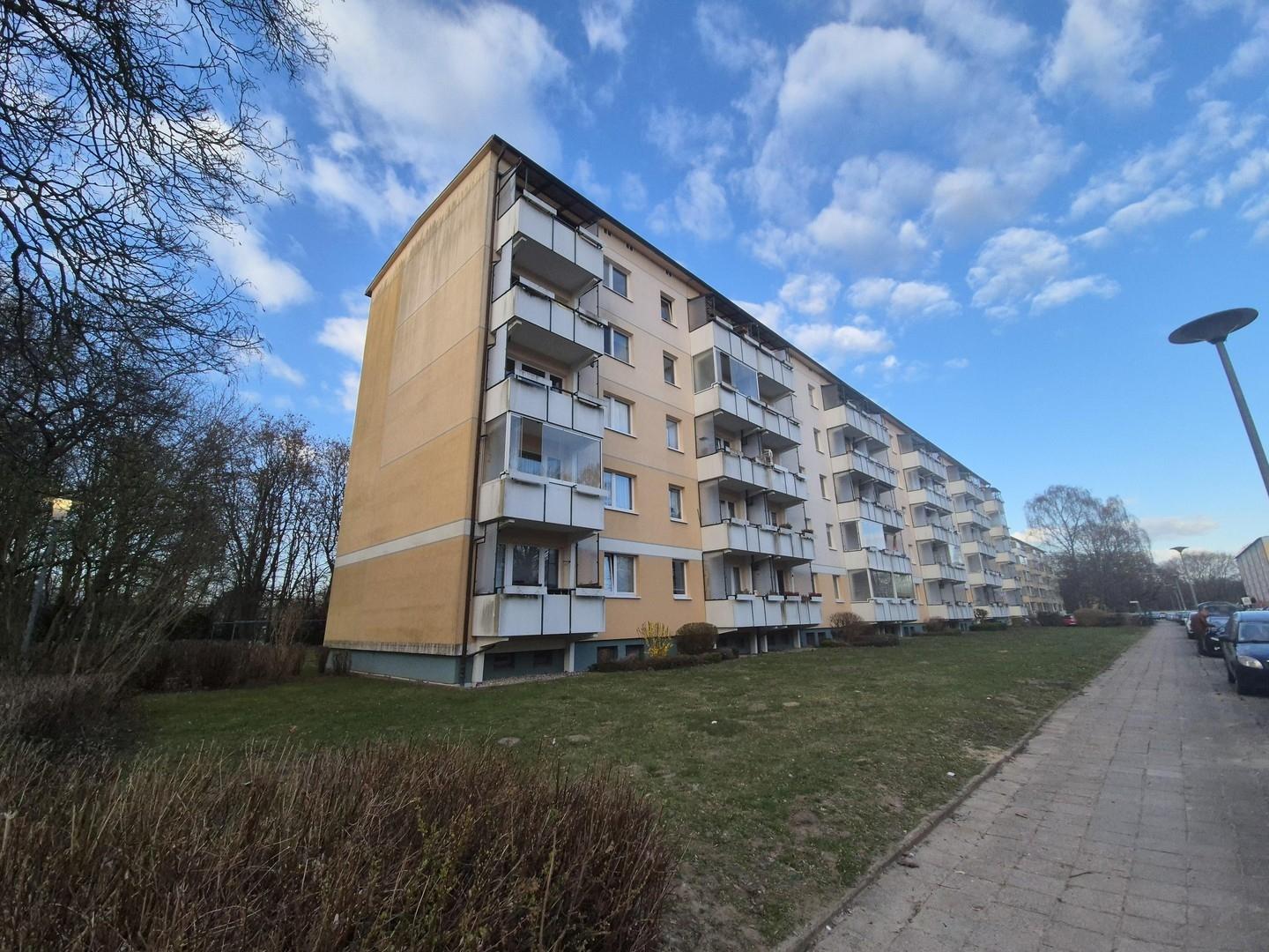 Hausansicht mit Südbalkon
