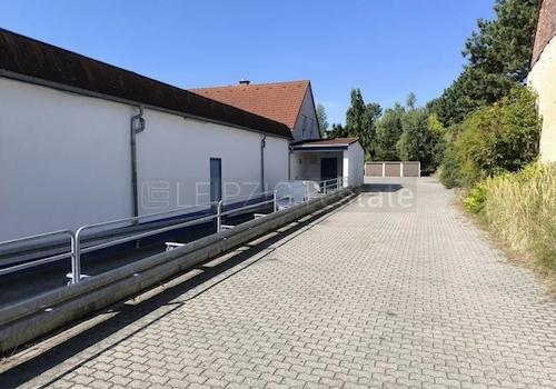 Einfahrt zum Parkplatz