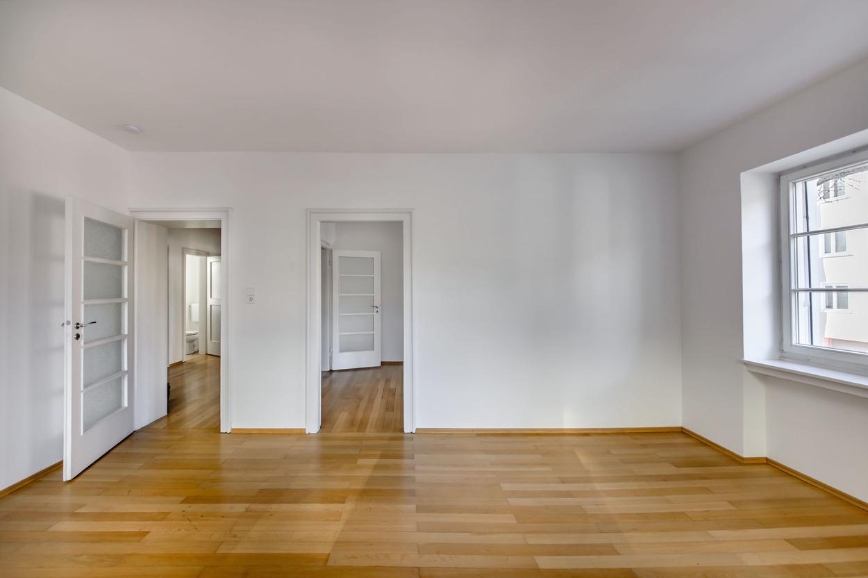 Wohnzimmer Blick zum Flur