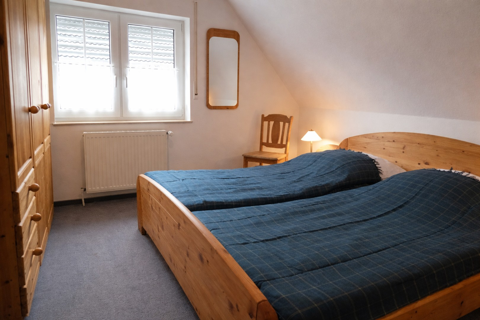 Schlafzimmer 1