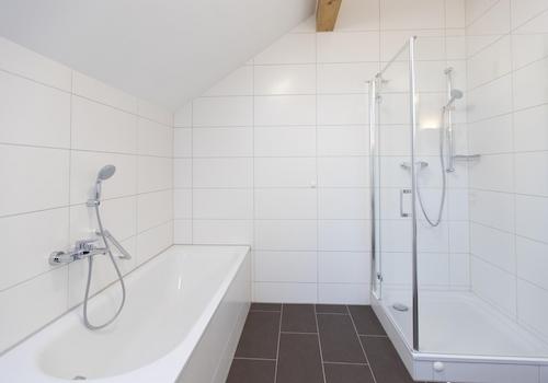 Badewanne & Dusche