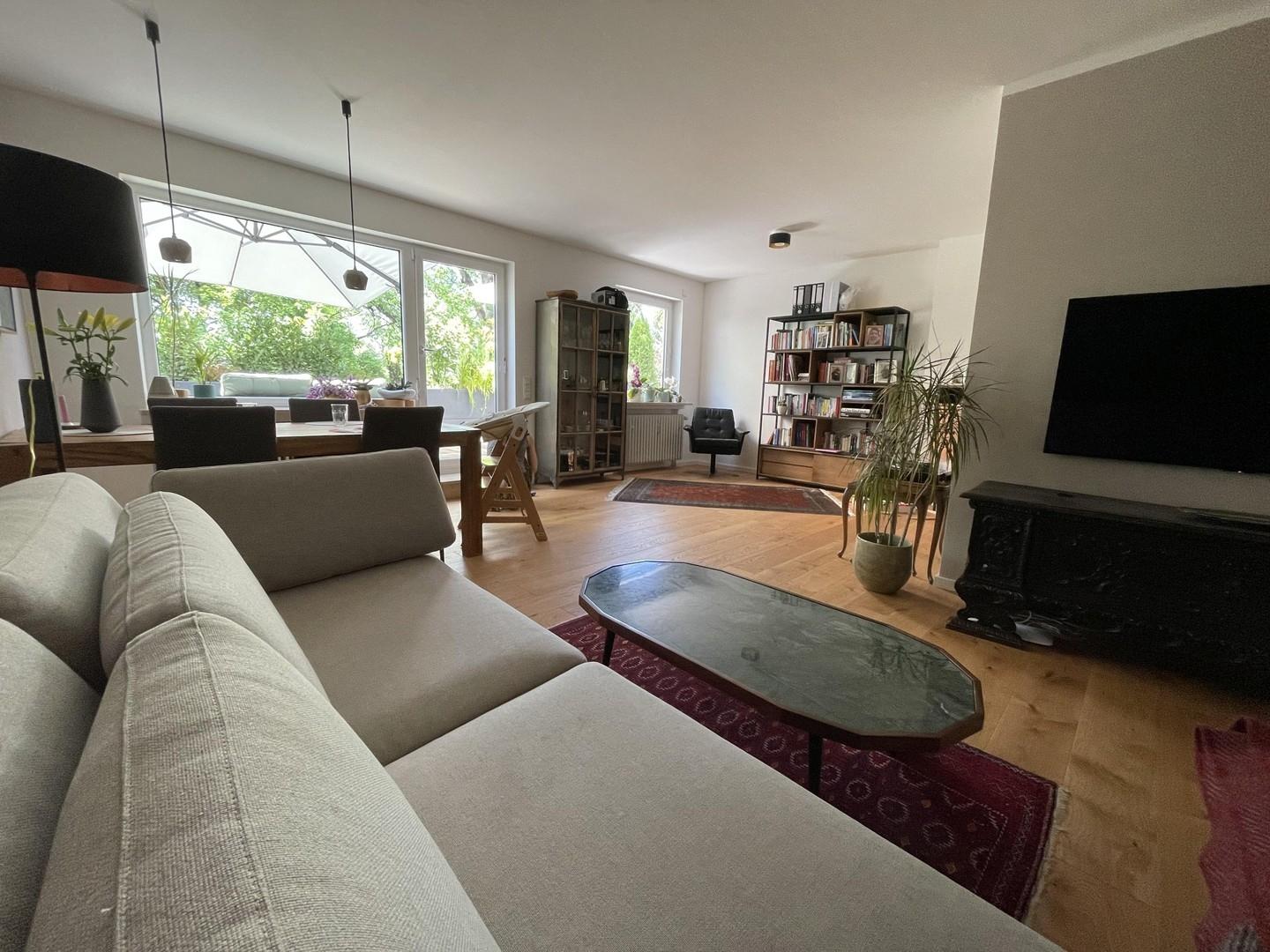 Wohn-/Esszimmer Perspektive 1