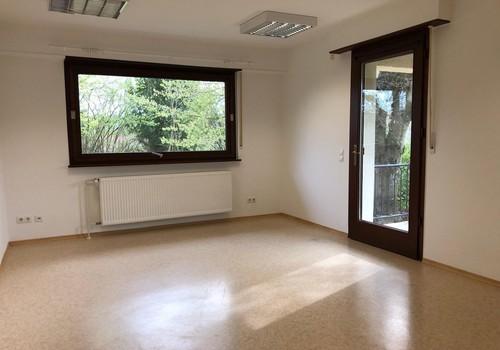 EG Zimmer mit separatem Zugang