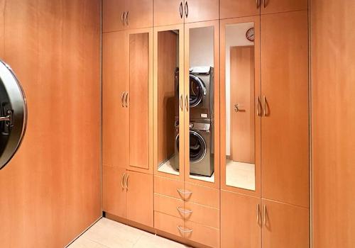 Maßangefertigter Schrank im HWR