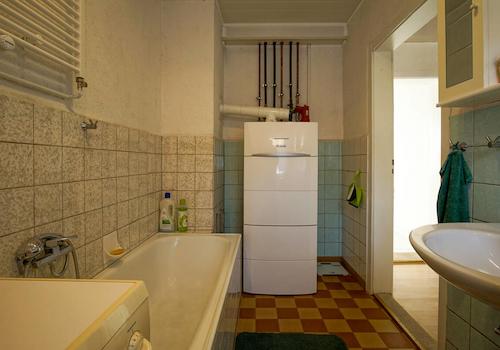 Badezimmer Blick in Richtung Flur