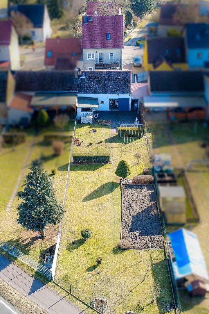 Drohnenbild von Gartenseite