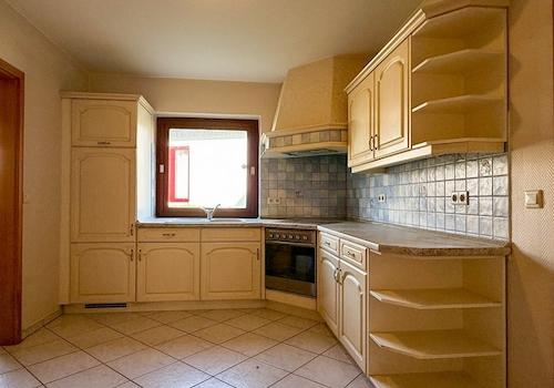 Küche mit Einbauküche