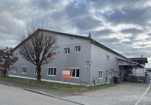 Logistikhalle mit Büro