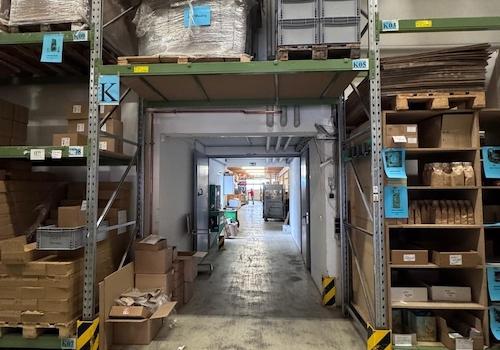 Durchgang  Halle 1 zu Halle 2