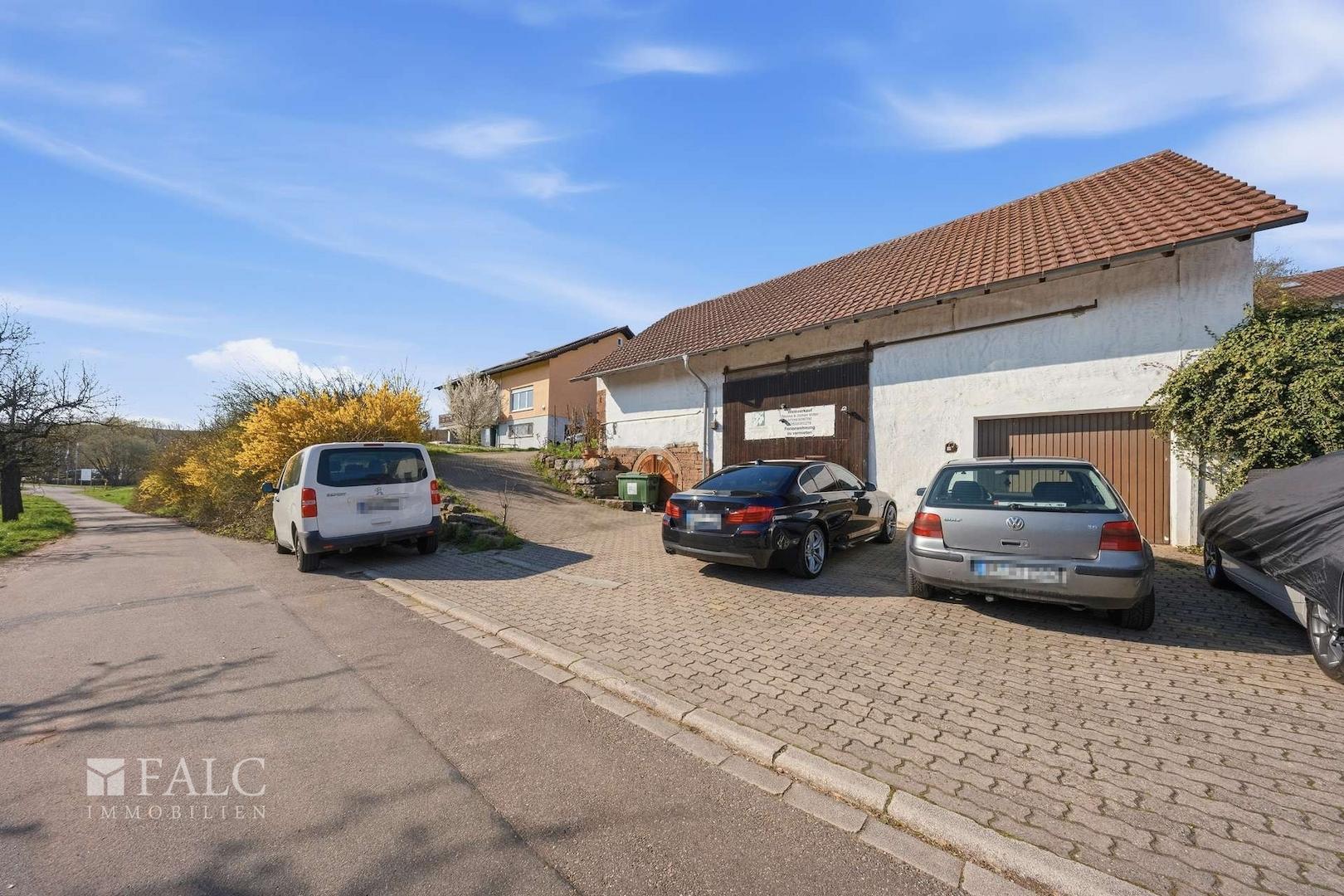 Zufahrt von der Strasse