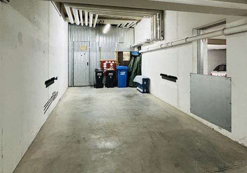 Tiefgaragenstellplatz