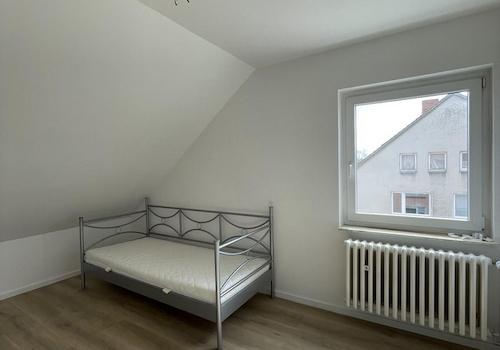 Zimmer 1 - bisher teilmöbliert