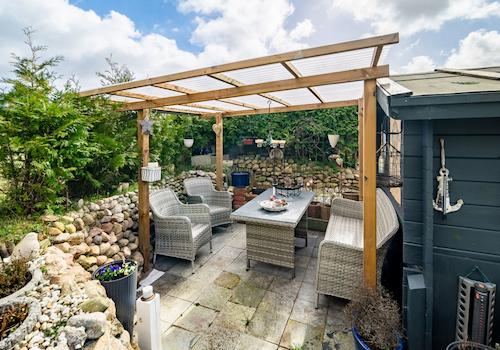 überdachte Terrasse