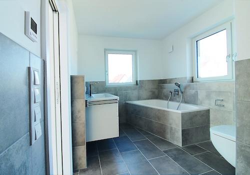 Großflächiges Masterbad