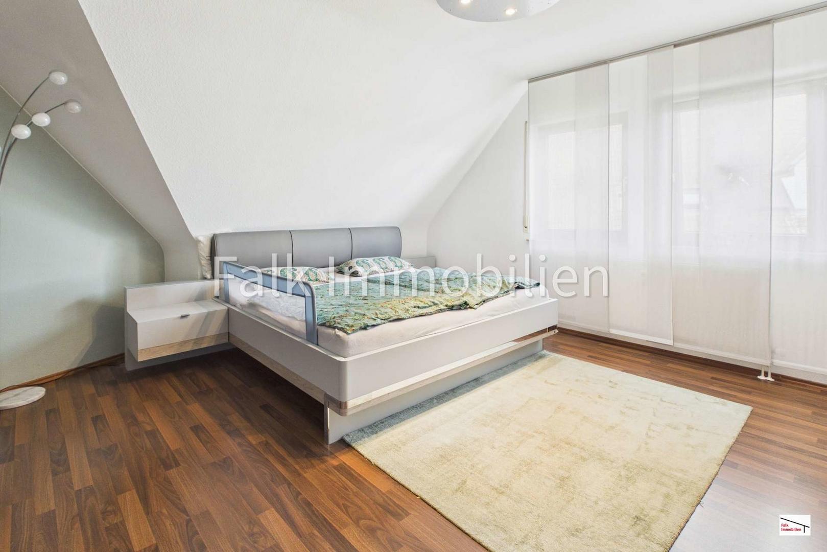 Schlafzimmer 1
