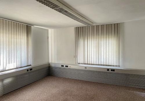 Büro im Flachbau auf West (3)