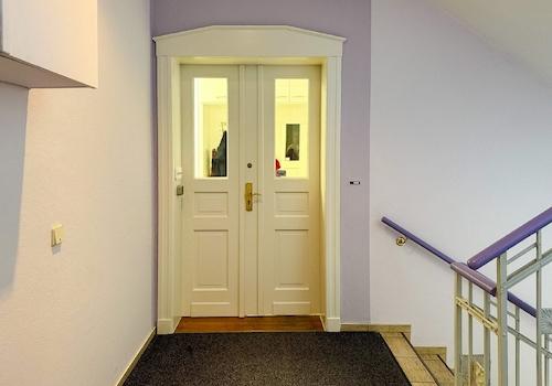 Zugang zur Praxis OG rechts