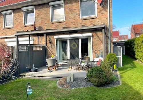 Rückansicht/Terrasse