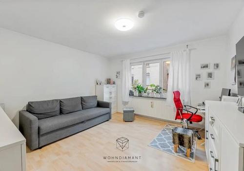 Arbeits- oder Kinderzimmer