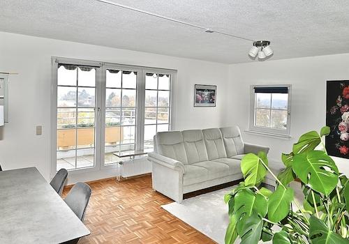 Wohnzimmer Balkontür Weitblick