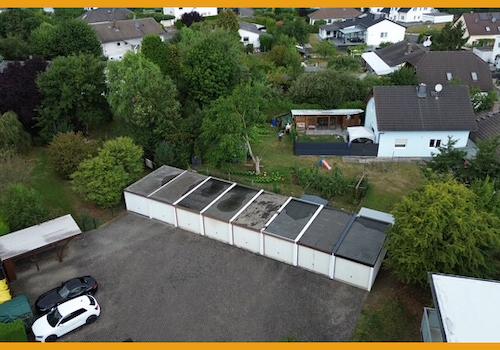Blick auf die Garagen