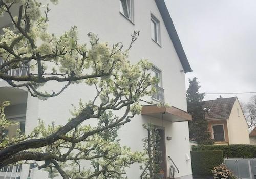 Eingang in das Haus. Osten