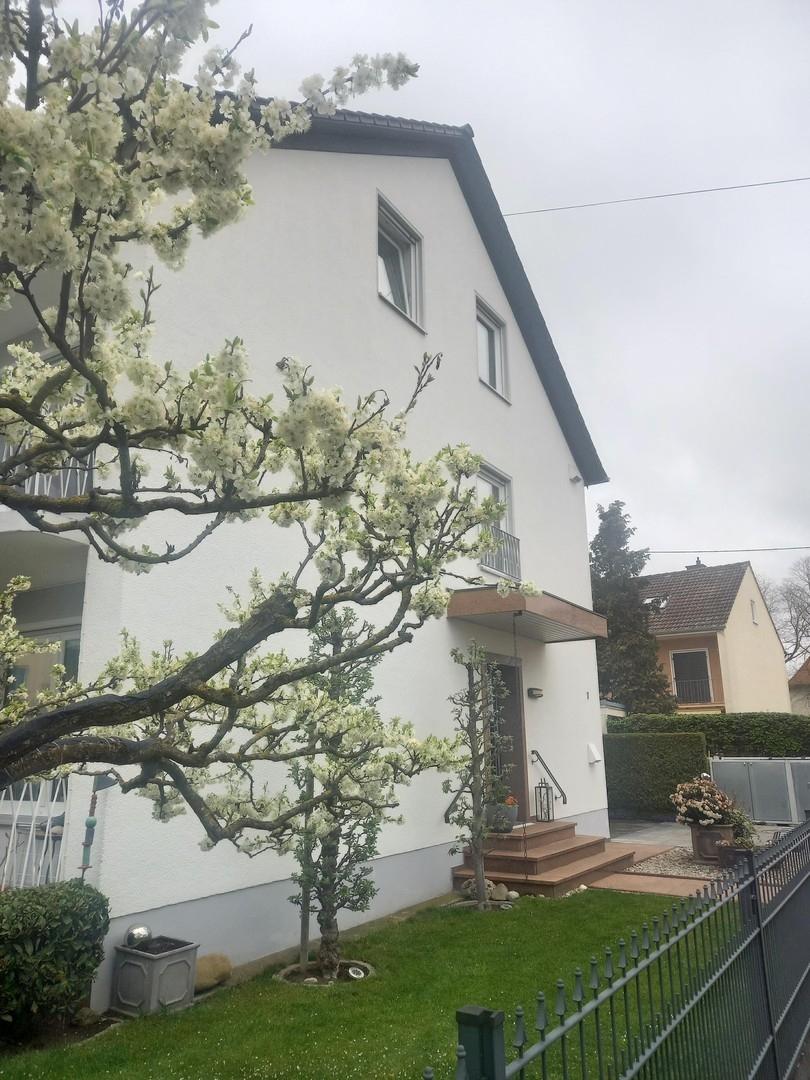 Eingang in das Haus. Osten