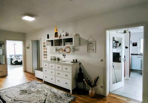 Flur von der Eingangstüre aus