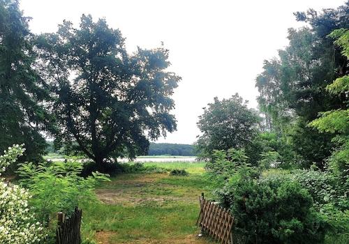 Blick vom Grundstück zum See