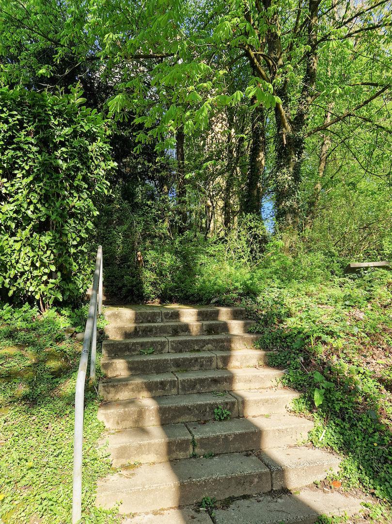 Treppe am Haus zum Park
