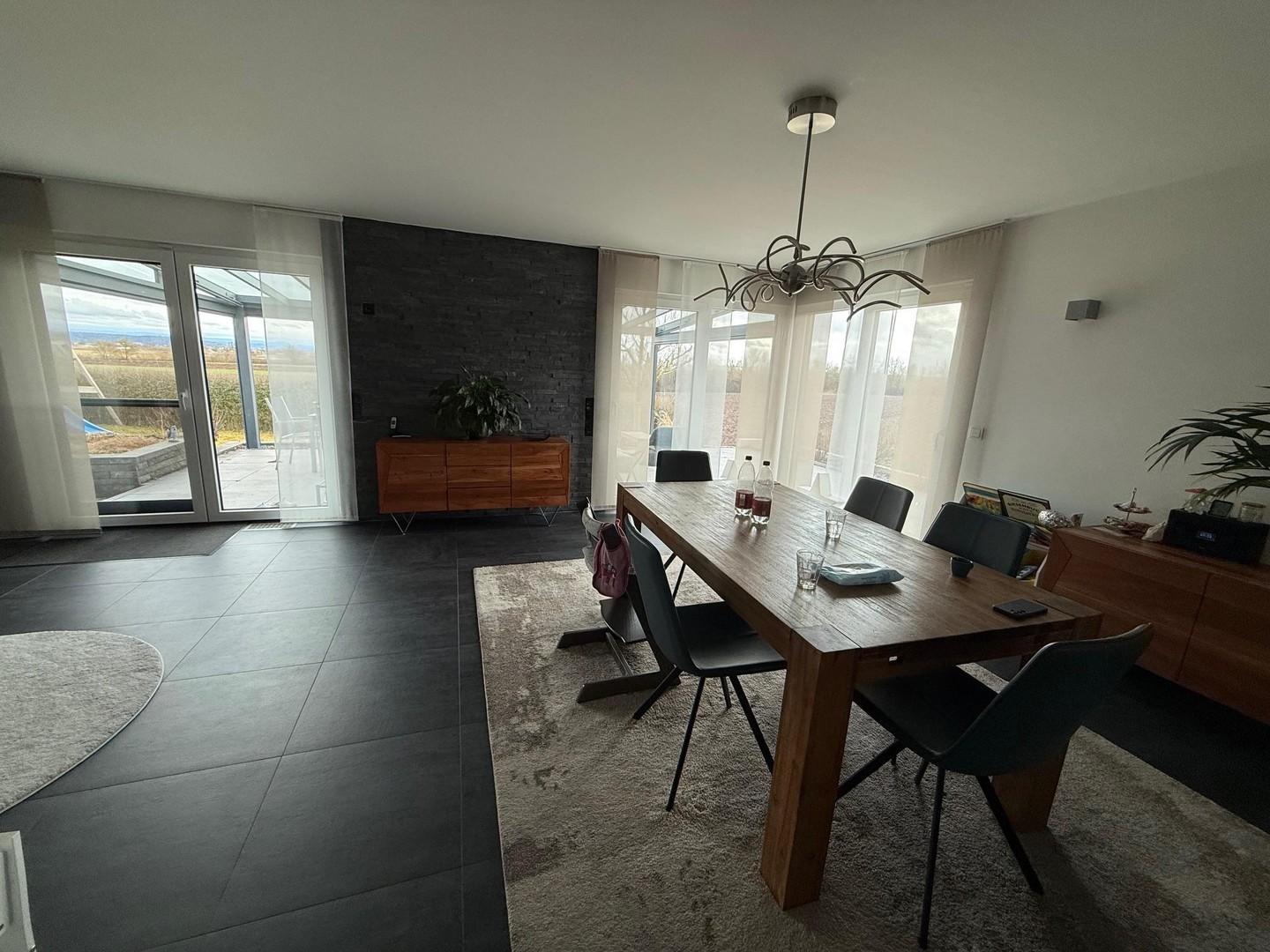 Essbereich mit Gartenblick