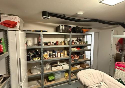 Vorratsraum mit viel Stauraum