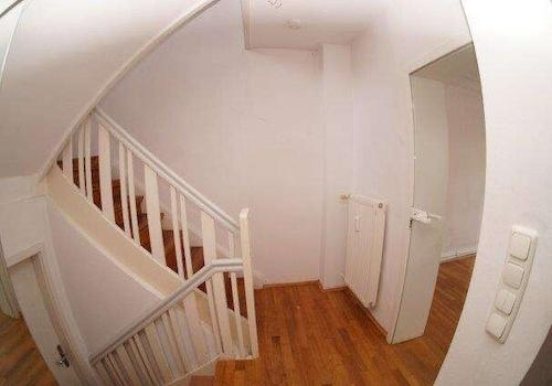 Treppe zur 2. Etage