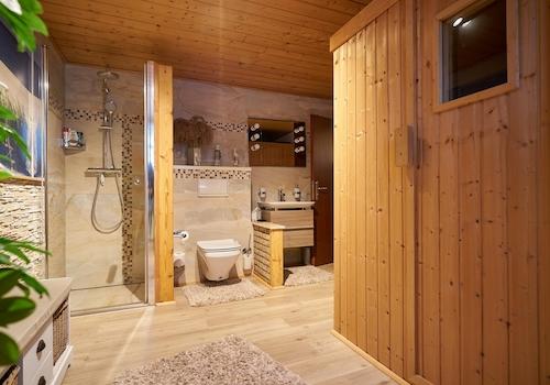Badezimmer Keller mit Sauna