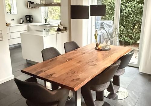 Essbereich mit Blick zur offen