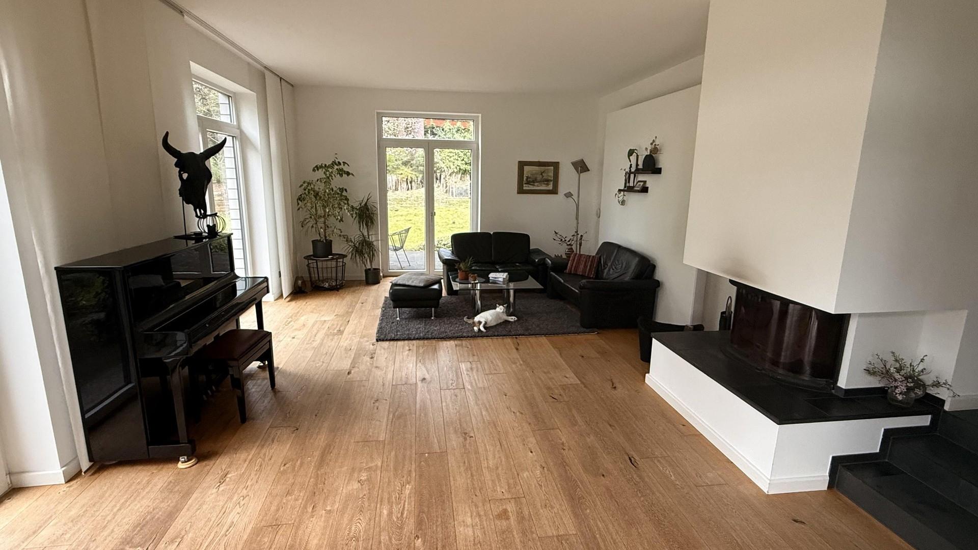 Wohnbereich mit Kamin