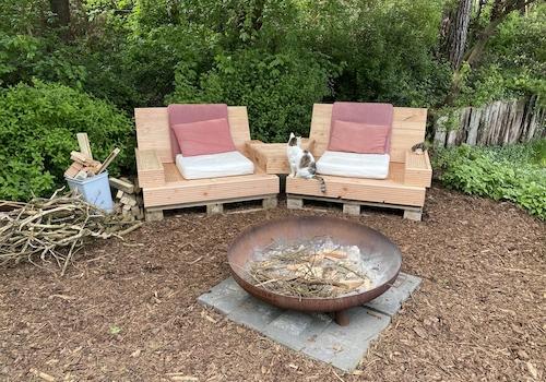 Lounge mit Feuerstelle