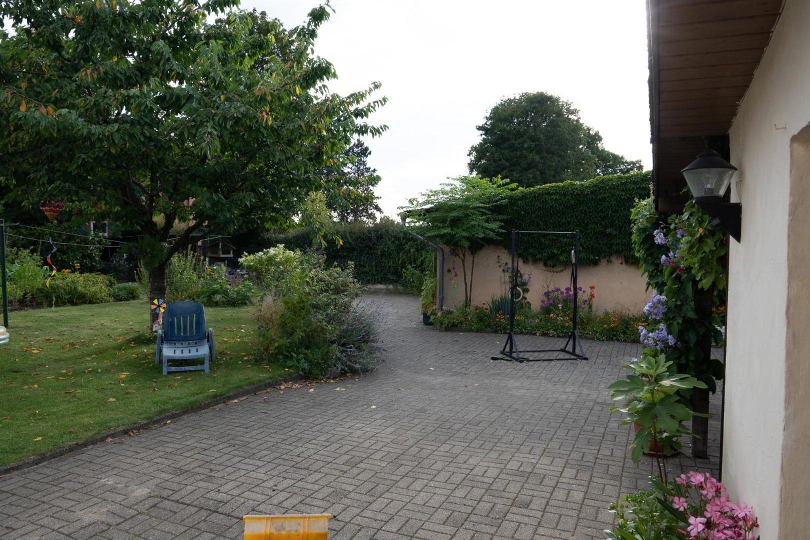 Innenhof zu den Garagen