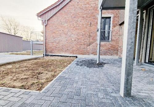 Terrasse mit Grünfläche