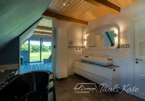 Badezimmer mit Aussicht OG