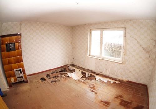 Zimmerbeisp. Schaden im Boden