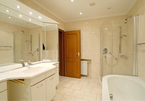 WC, Blick zum Eingang