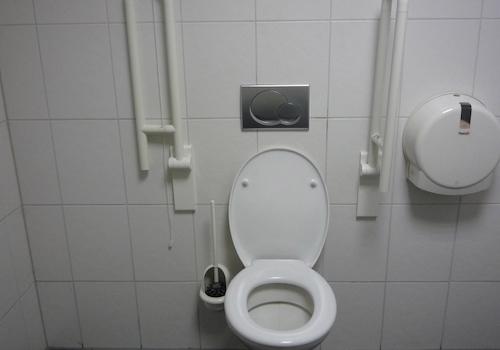 Behinderten-WC