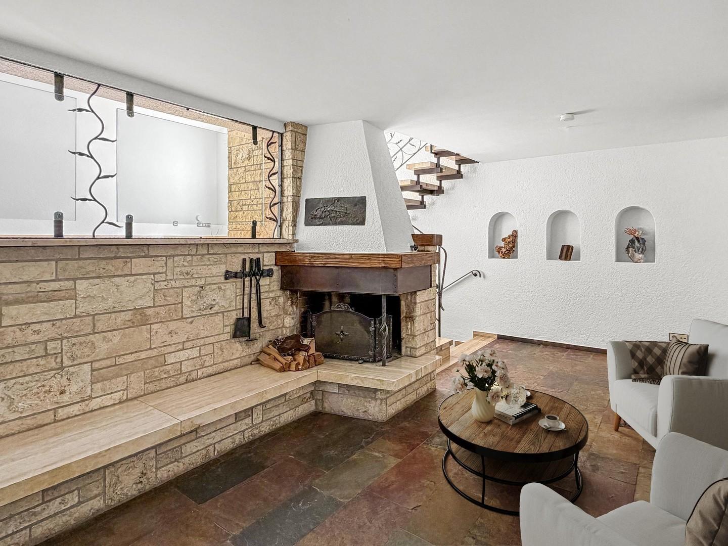 Kaminzimmer (Home staged)