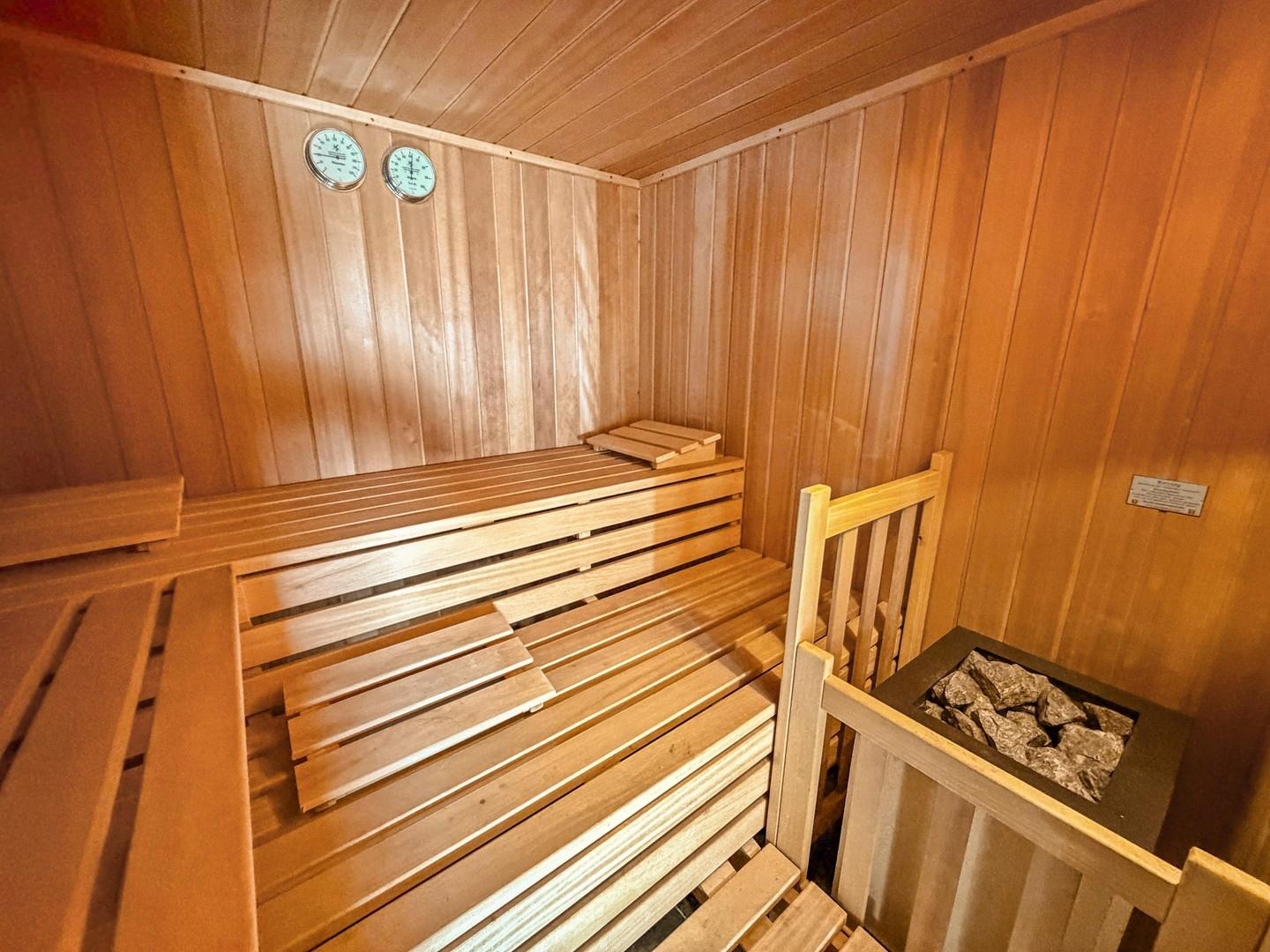 Sauna neben Gym/Hobby