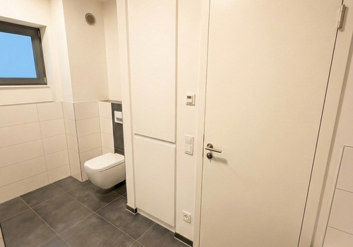 DG Bad Einbauschrank und WC