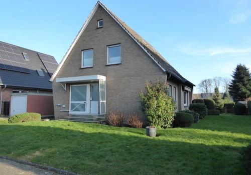 04_Haus seitliche Frontansicht