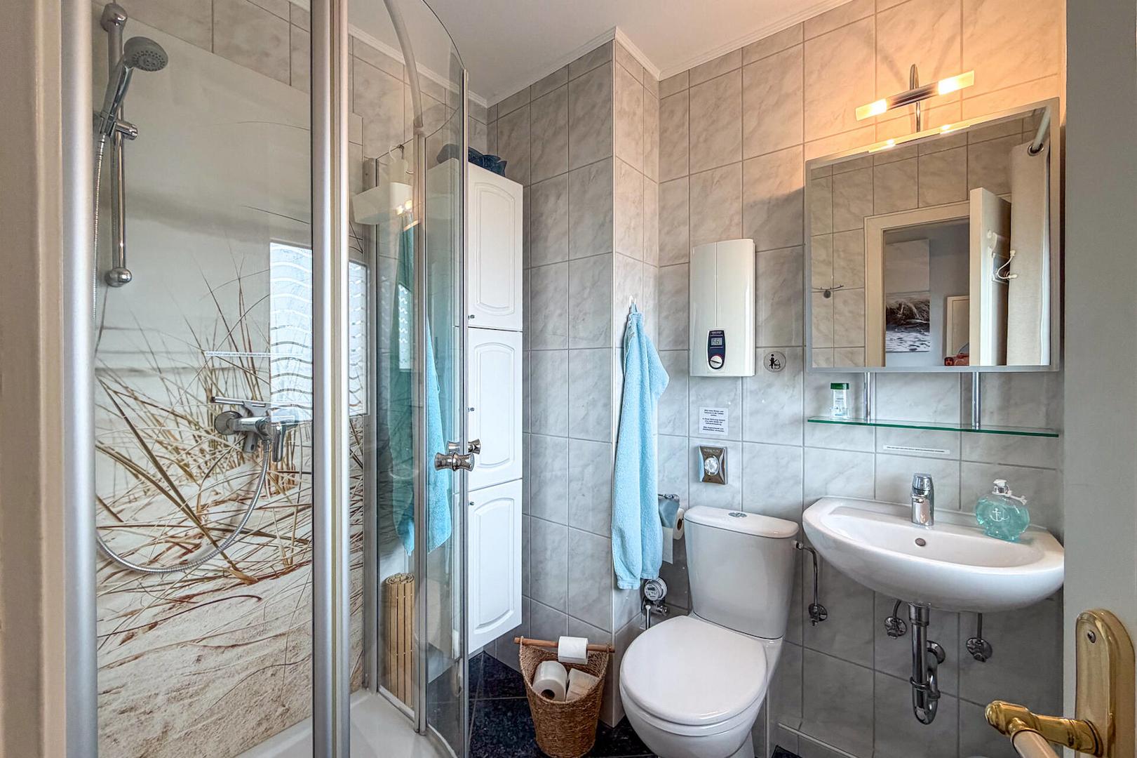 Badezimmer mit Fenster