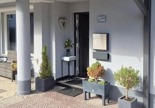 Hauseingang Wohnung 1